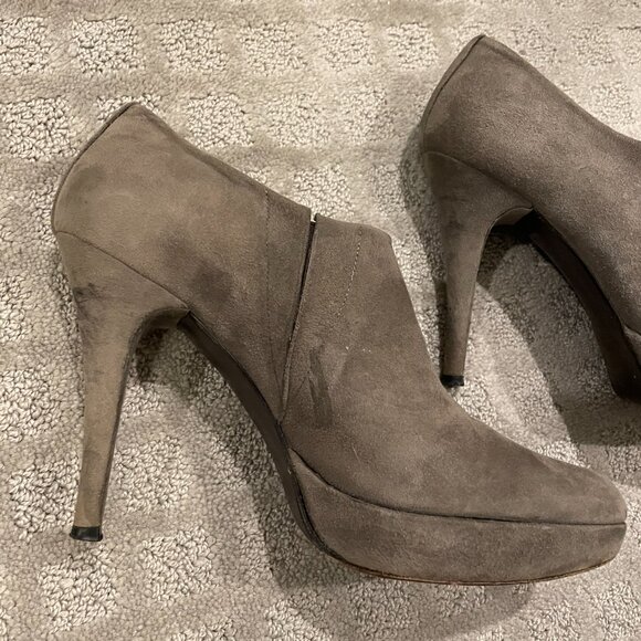 STUART WEITZMAN Suede Cover Up Botties Platform Heels Fog size 8 - Picture 7 of 10
